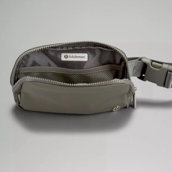 NWT Lululemon Everywhere Belt Bag Grey Sage - Picture 8 of 11